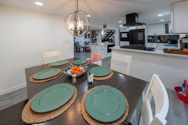 6 Aqueduct Rd, Wayland, MA 01778