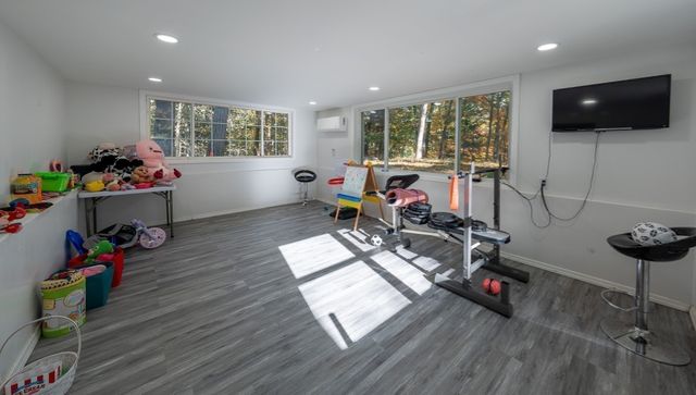6 Aqueduct Rd, Wayland, MA 01778