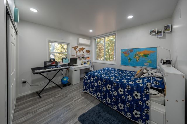 6 Aqueduct Rd, Wayland, MA 01778