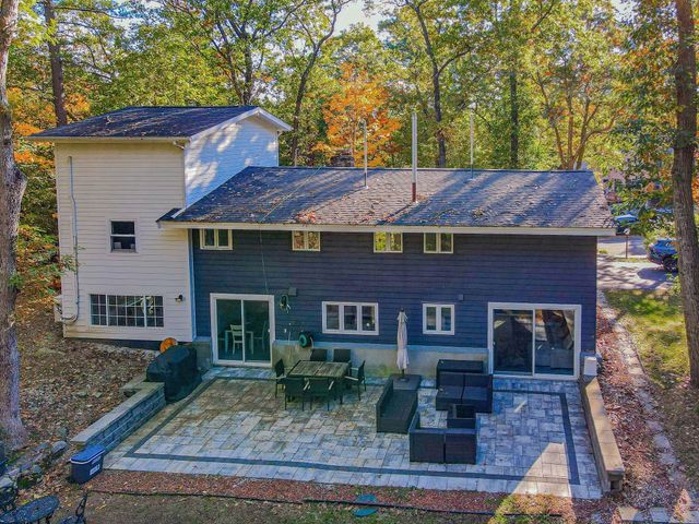 6 Aqueduct Rd, Wayland, MA 01778