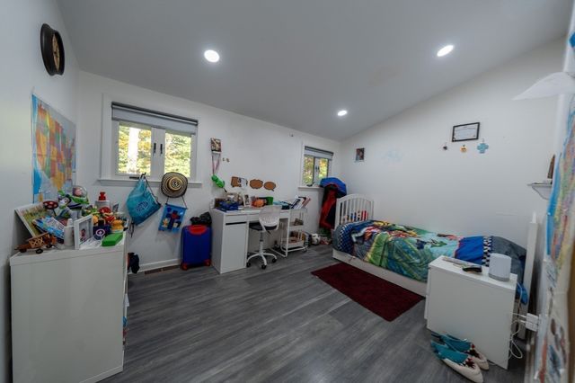 6 Aqueduct Rd, Wayland, MA 01778