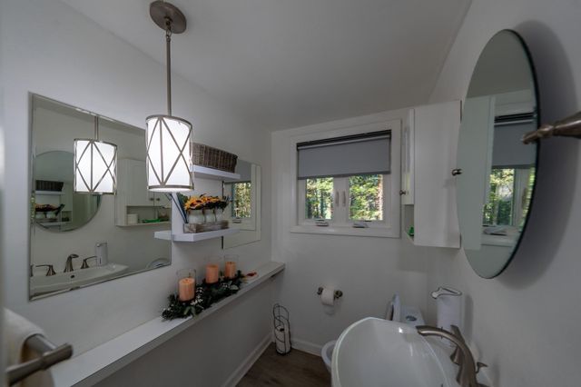 6 Aqueduct Rd, Wayland, MA 01778
