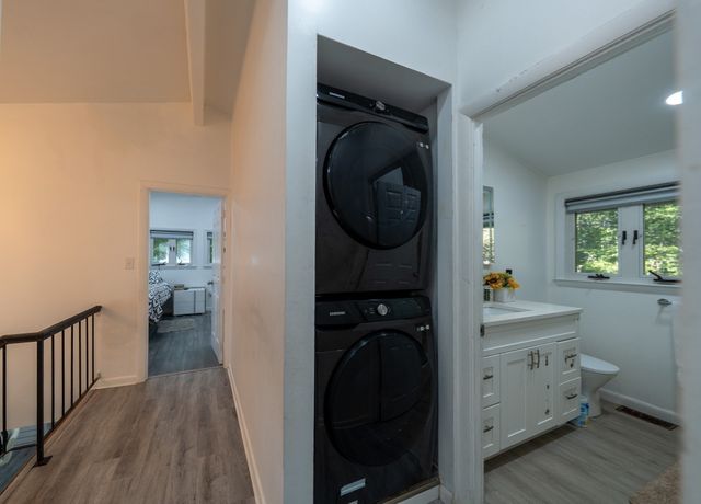 6 Aqueduct Rd, Wayland, MA 01778