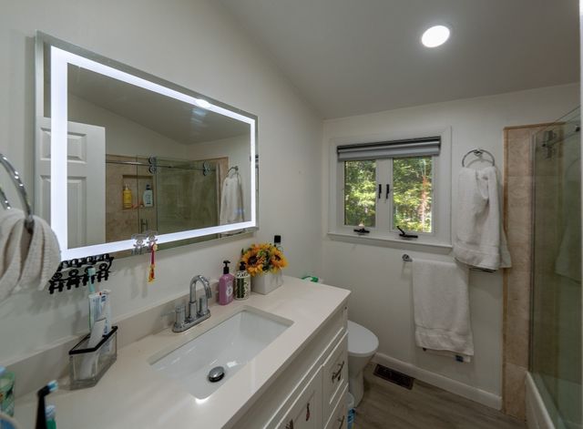 6 Aqueduct Rd, Wayland, MA 01778