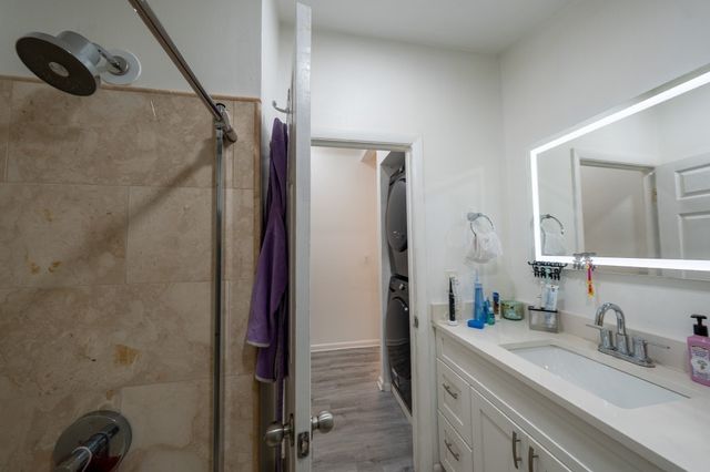 6 Aqueduct Rd, Wayland, MA 01778