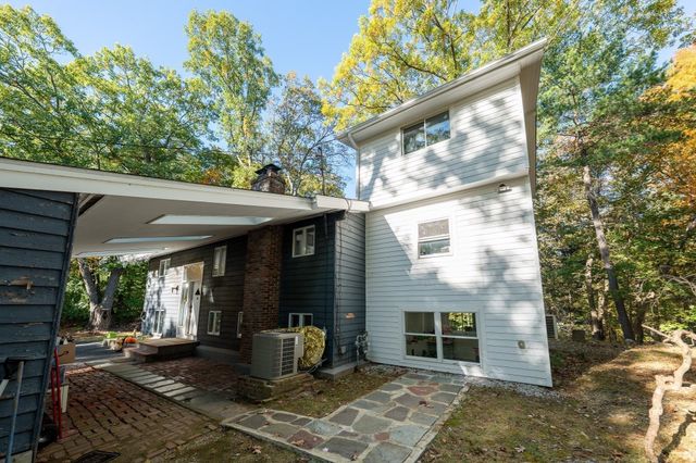6 Aqueduct Rd, Wayland, MA 01778