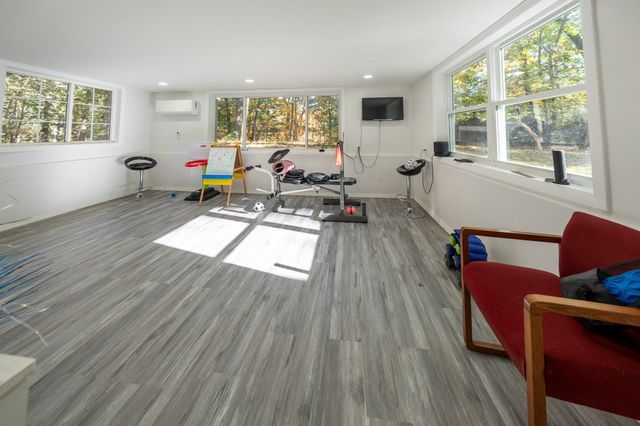 6 Aqueduct Rd, Wayland, MA 01778