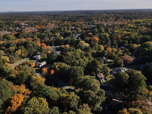 6 Aqueduct Rd, Wayland, MA 01778