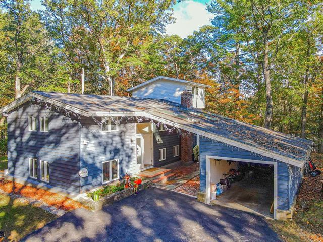 6 Aqueduct Rd, Wayland, MA 01778