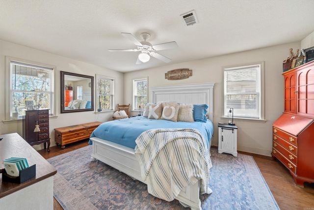 300 Razorback Road, Hot Springs, AR 71913