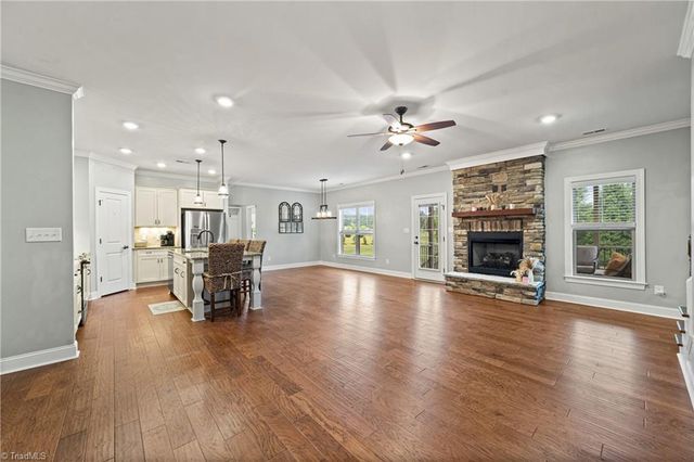 132 Grandworth Way, King, NC 27021
