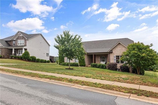 132 Grandworth Way, King, NC 27021