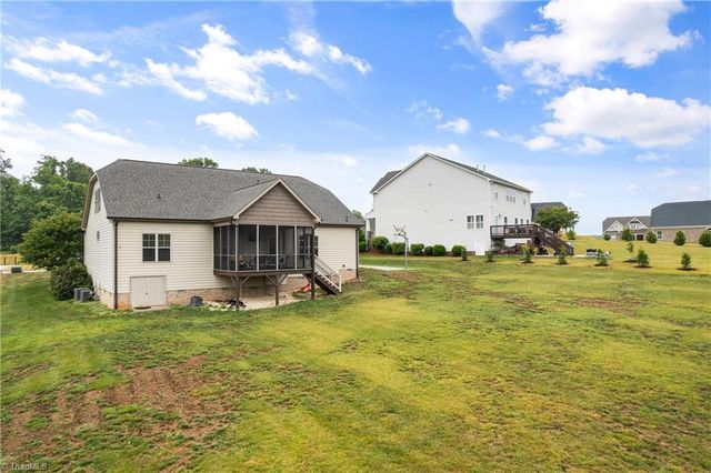 132 Grandworth Way, King, NC 27021