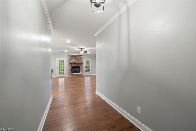 132 Grandworth Way, King, NC 27021