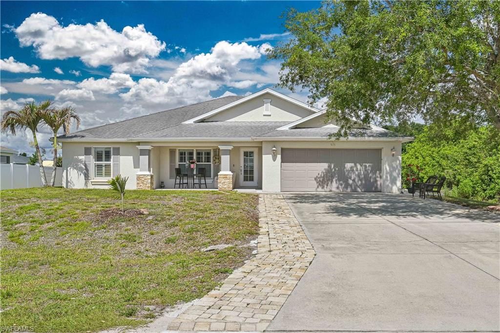 917 Albert AVE, Lehigh Acres, FL 33971