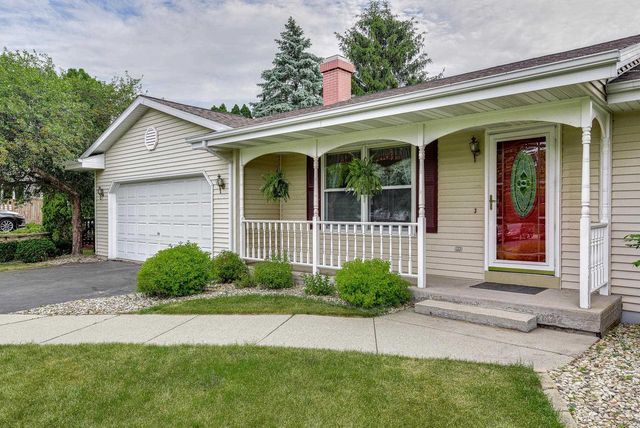 W6070 Thornapple Lane, Fort Atkinson, WI 53538