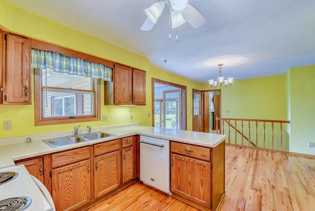 W6070 Thornapple Lane, Fort Atkinson, WI 53538