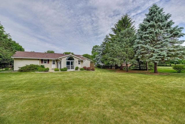 W6070 Thornapple Lane, Fort Atkinson, WI 53538