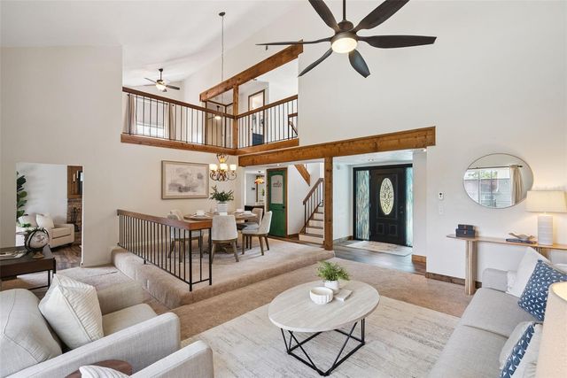 916 E CLEVELAND STREET, Apopka, FL 32703