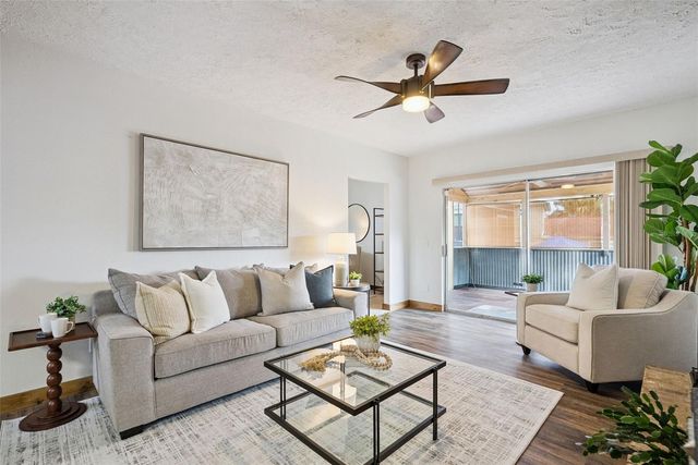 916 E CLEVELAND STREET, Apopka, FL 32703