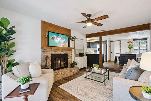 916 E CLEVELAND STREET, Apopka, FL 32703