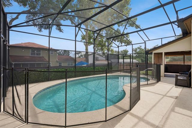 916 E CLEVELAND STREET, Apopka, FL 32703