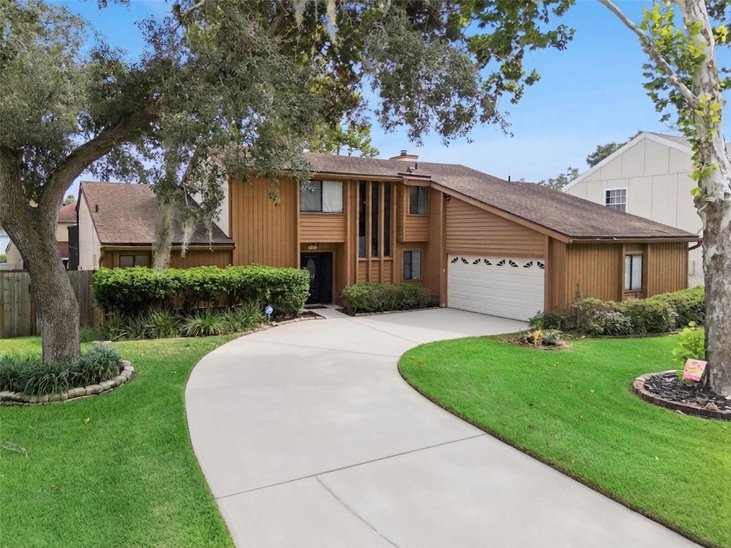 916 E CLEVELAND STREET, Apopka, FL 32703
