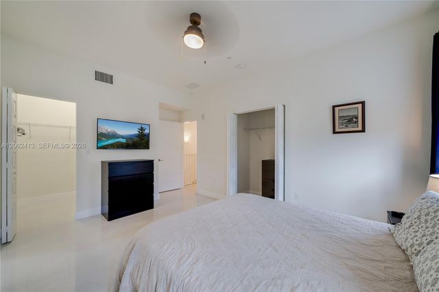 10425 NW 82nd St 4, Doral, FL 33178