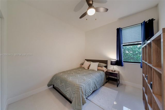 10425 NW 82nd St 4, Doral, FL 33178