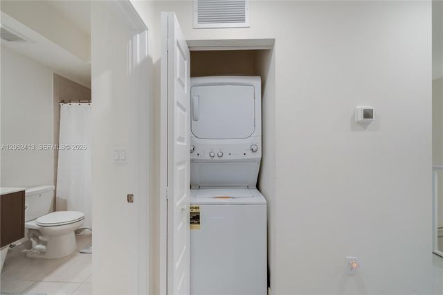 10425 NW 82nd St 4, Doral, FL 33178