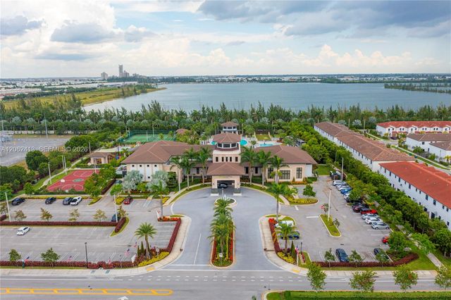 10425 NW 82nd St 4, Doral, FL 33178