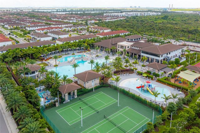 10425 NW 82nd St 4, Doral, FL 33178