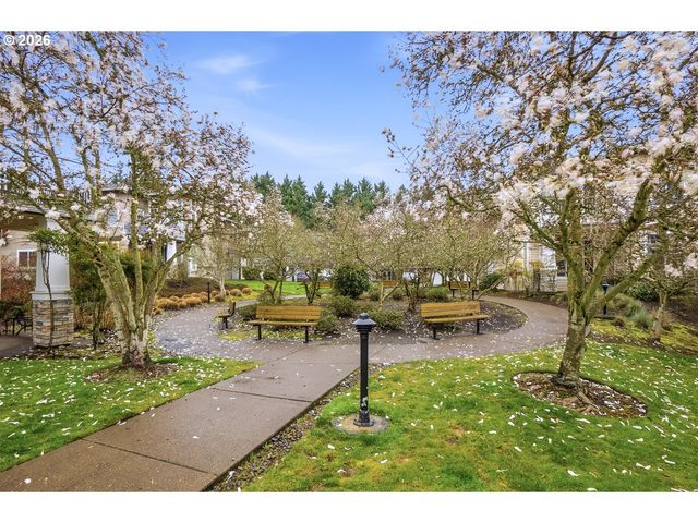 14745 Sw SANDHILL Loop 203, Beaverton, OR 97007