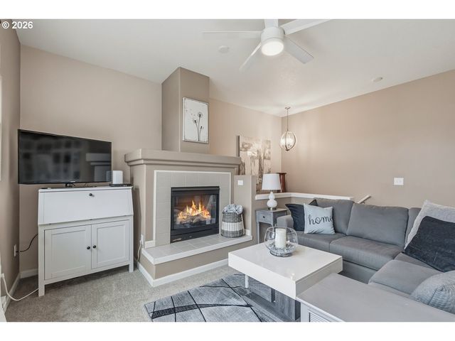 14745 Sw SANDHILL Loop 203, Beaverton, OR 97007