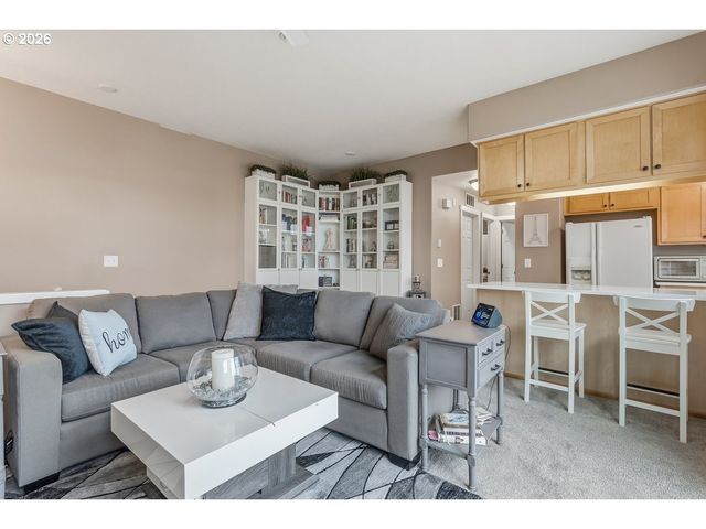 14745 Sw SANDHILL Loop 203, Beaverton, OR 97007