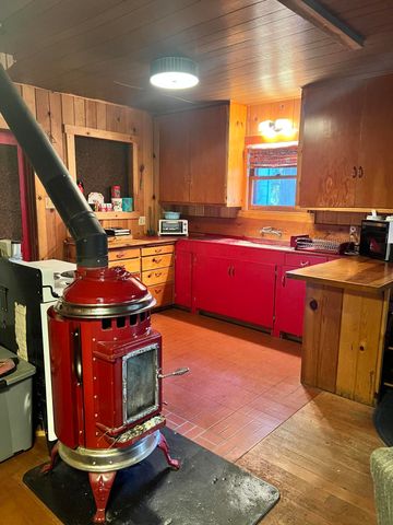 2115 Ferguson Drive, Camp Nelson, CA 93265