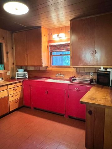 2115 Ferguson Drive, Camp Nelson, CA 93265