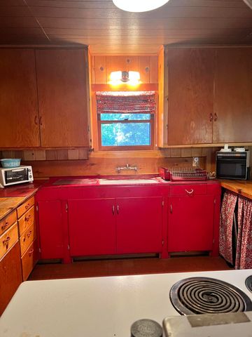 2115 Ferguson Drive, Camp Nelson, CA 93265