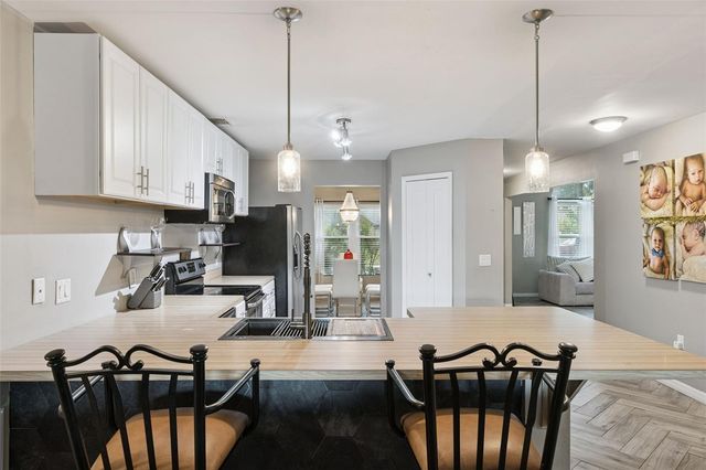2011 EXCALIBUR DRIVE, Orlando, FL 32822