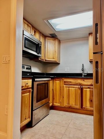 942 LAKE DESTINY ROAD A, Altamonte Springs, FL 32714