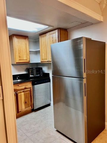 942 LAKE DESTINY ROAD A, Altamonte Springs, FL 32714