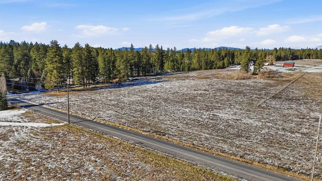 7 E Westmoreland Rd, Deer Park, WA 99006