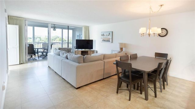 3100 N Course Lane 510, Pompano Beach, FL 33069