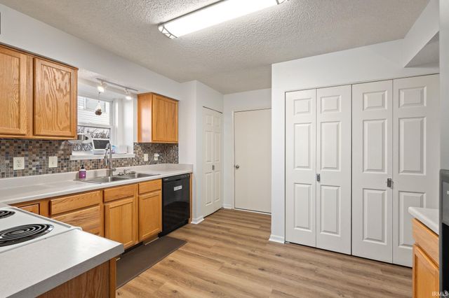 1723 Grafton Place, Fort Wayne, IN 46808