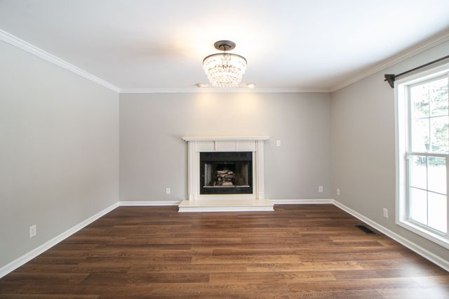 2553 Emerald Ct, Clarksville, TN 37042