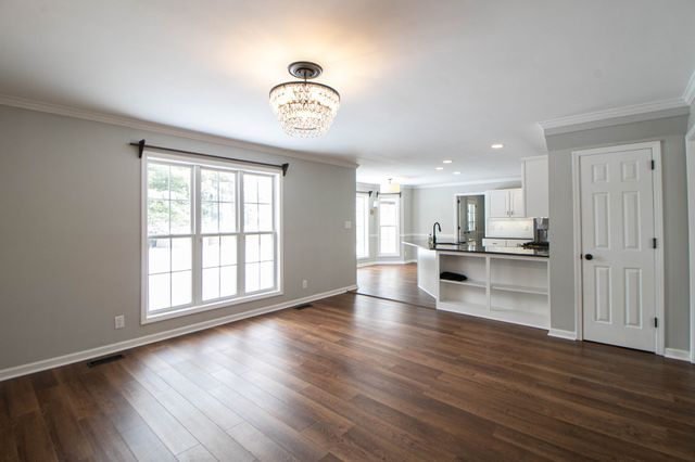 2553 Emerald Ct, Clarksville, TN 37042