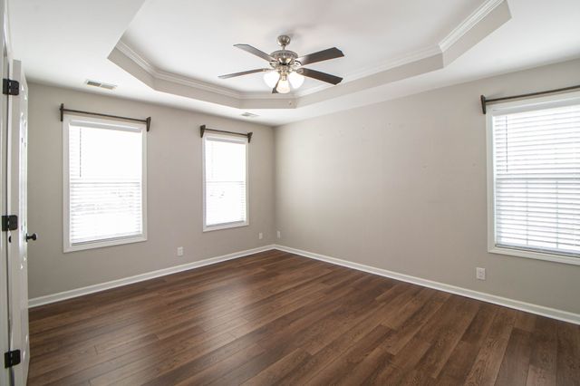 2553 Emerald Ct, Clarksville, TN 37042