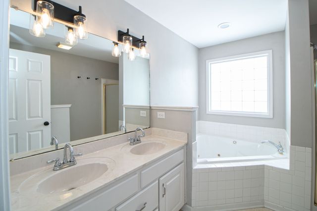 2553 Emerald Ct, Clarksville, TN 37042