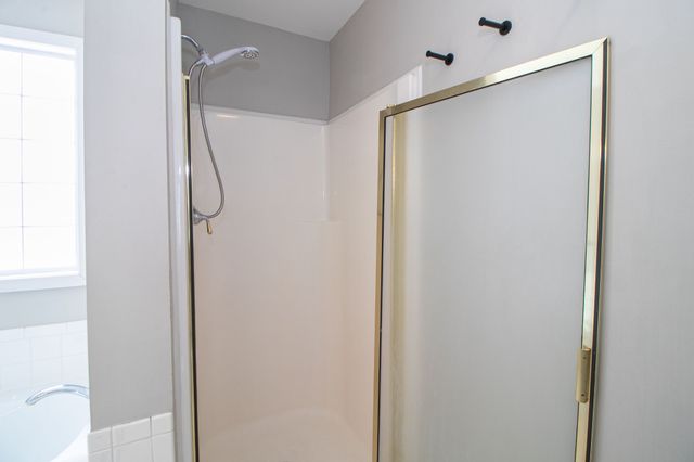 2553 Emerald Ct, Clarksville, TN 37042