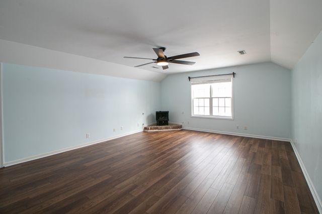 2553 Emerald Ct, Clarksville, TN 37042